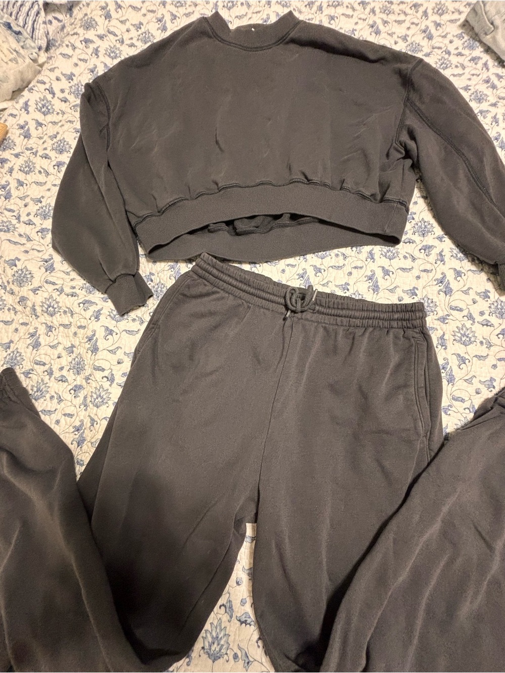 H&Ms Divided women’s Dark Gray Tracksuit Top is L and Pants are M Athleisure